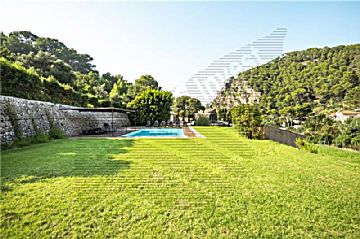  Venta de casa con piscina y terraza en Estellencs